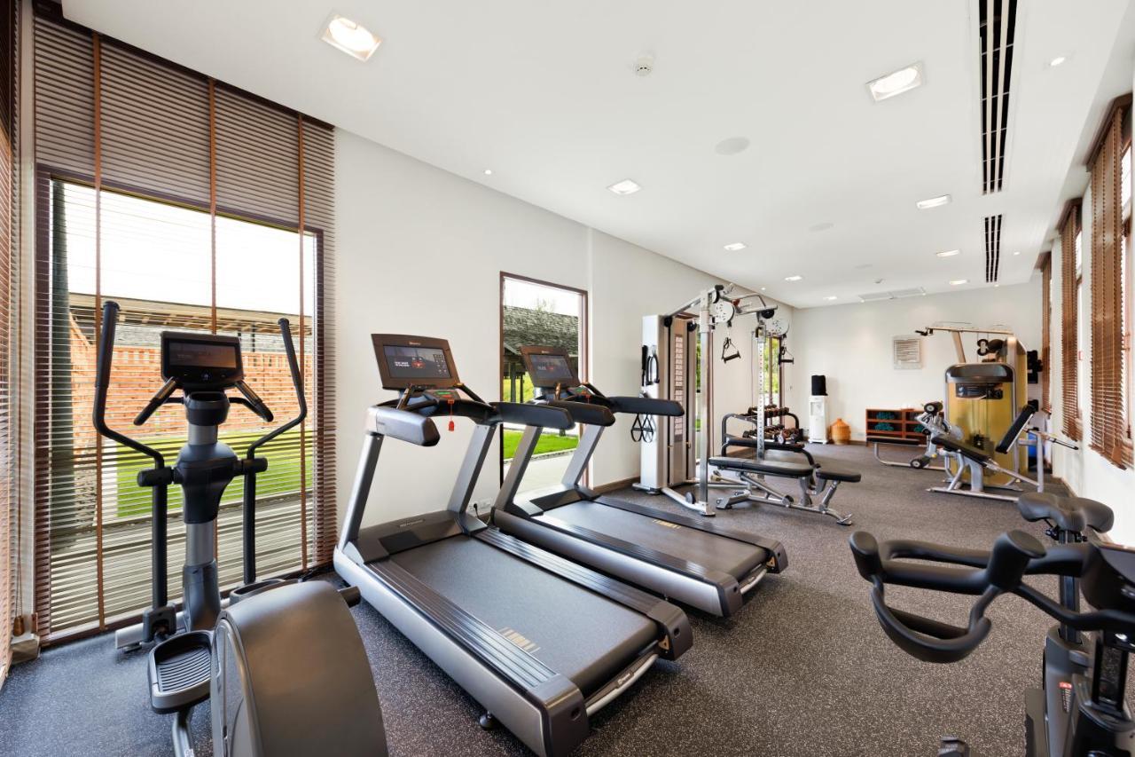 Outrigger Khao Lak Beach Resort - Sha Extra Plus Exterior foto The gym at the hotel