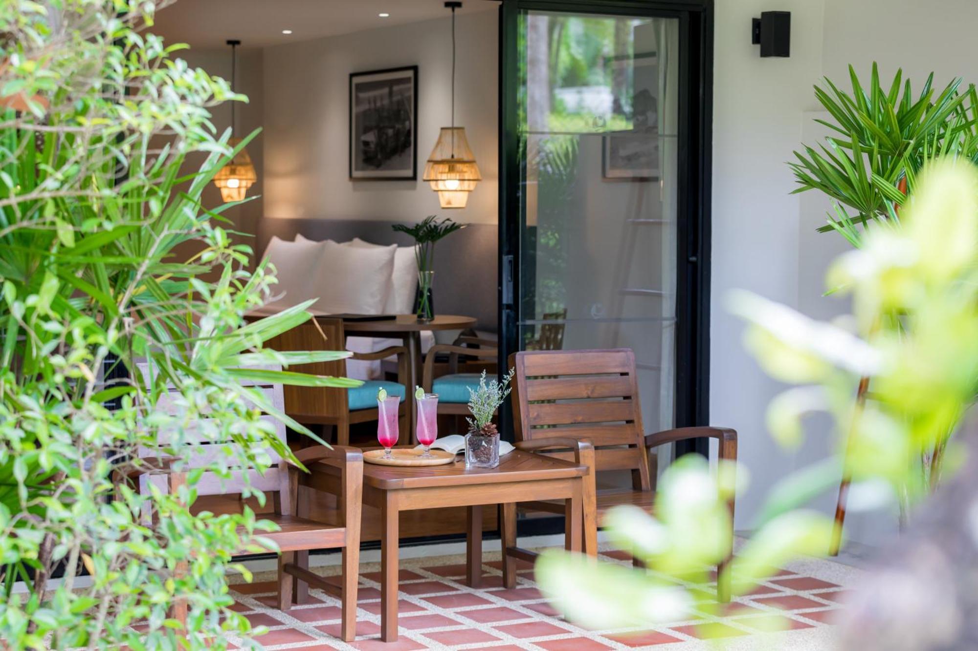 Outrigger Khao Lak Beach Resort - Sha Extra Plus Quarto foto Deluxe Pool Access